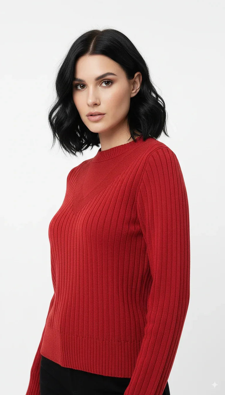 Blusa Detalhe V em Furinhos