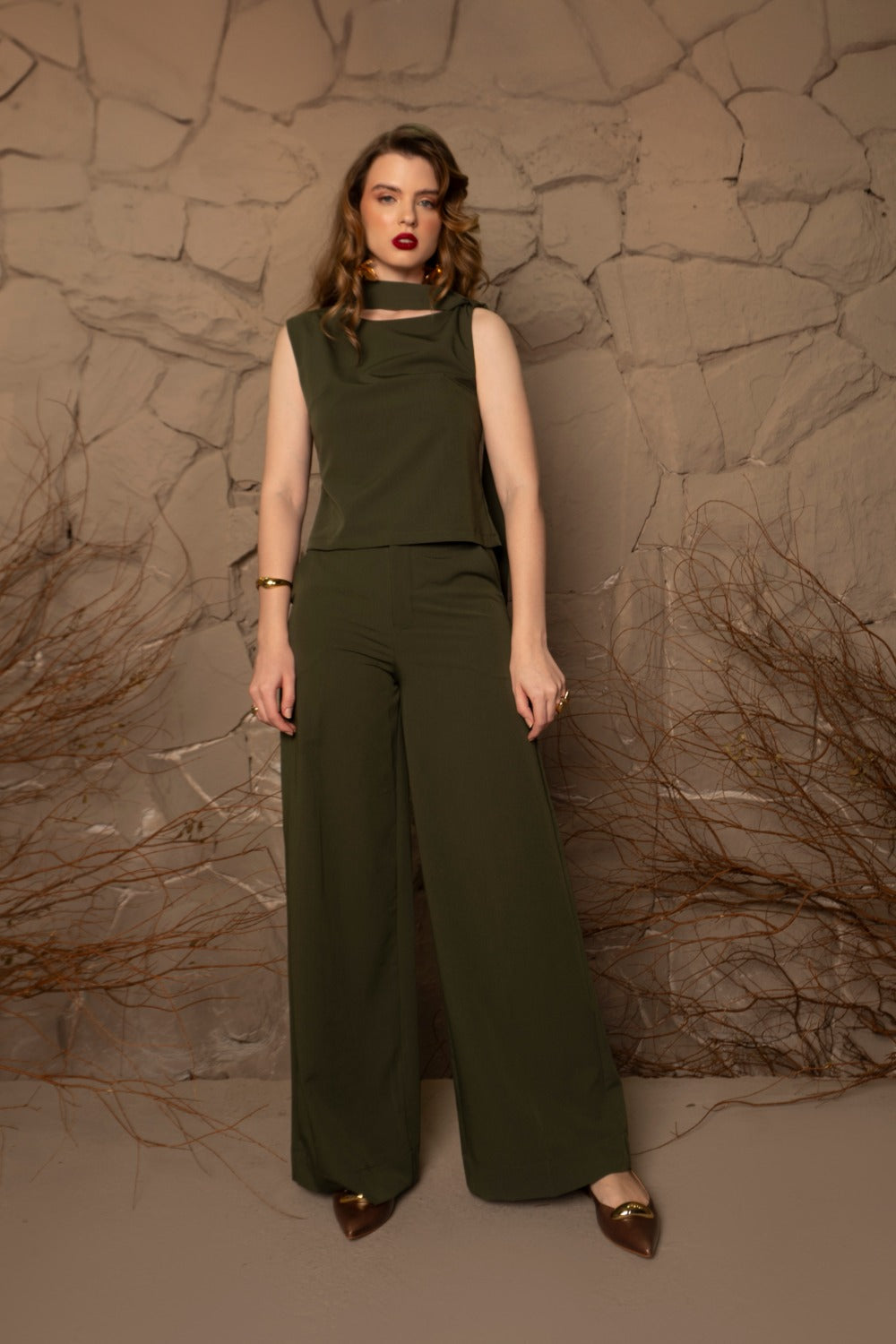 CALÇA RETA FECHO COLCHETE