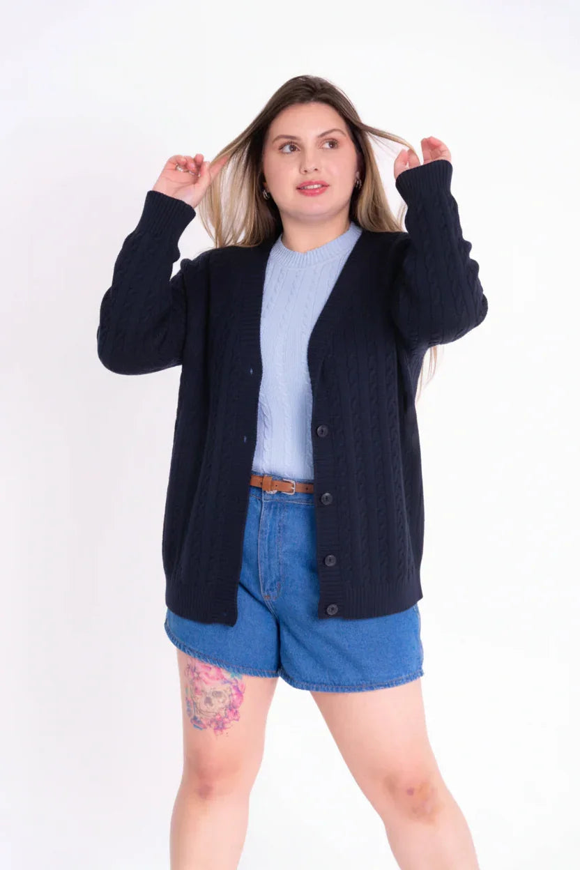 Casaco de Tricot Feminino com Botões Plus Size