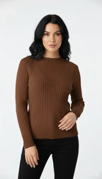 Blusa Detalhe V em Furinhos