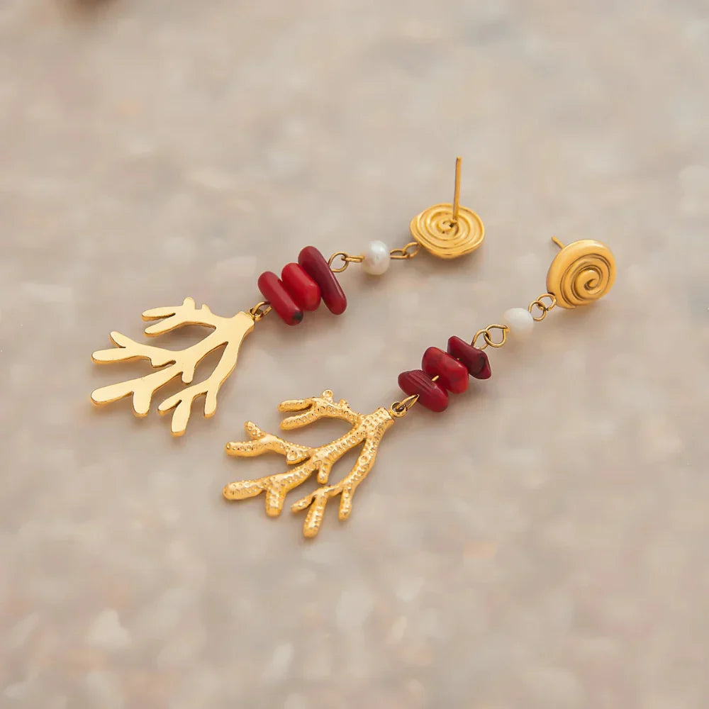 Brincos Elegantes de Coral Vermelho e Pérola