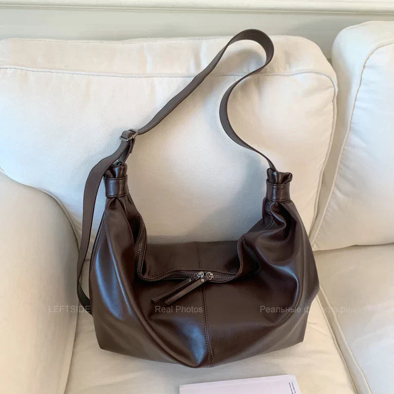 Bolsa Hobo de Couro Plutônio Luxo para Mulheres