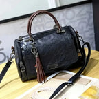 Bolsa Boston Elegance com Borla e Alça Removível