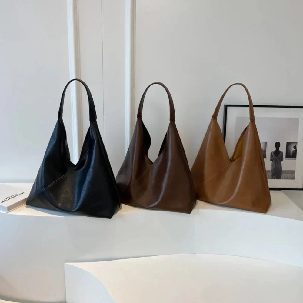 Bolsa Hobo de Couro Feminina Leftside - Elegância Atemporal