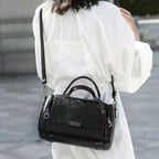 Bolsa Boston Elegance com Borla e Alça Removível