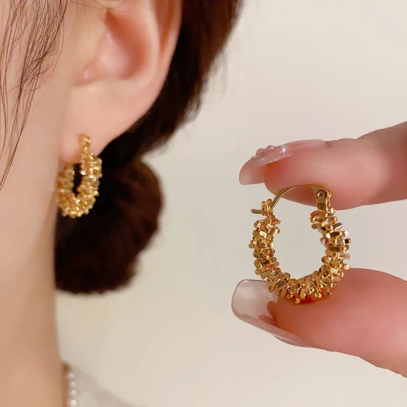 Brincos de Argola Luxo Torcido Banhado a Ouro 14k