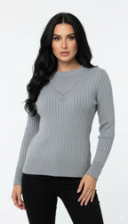 Blusa Detalhe V em Furinhos